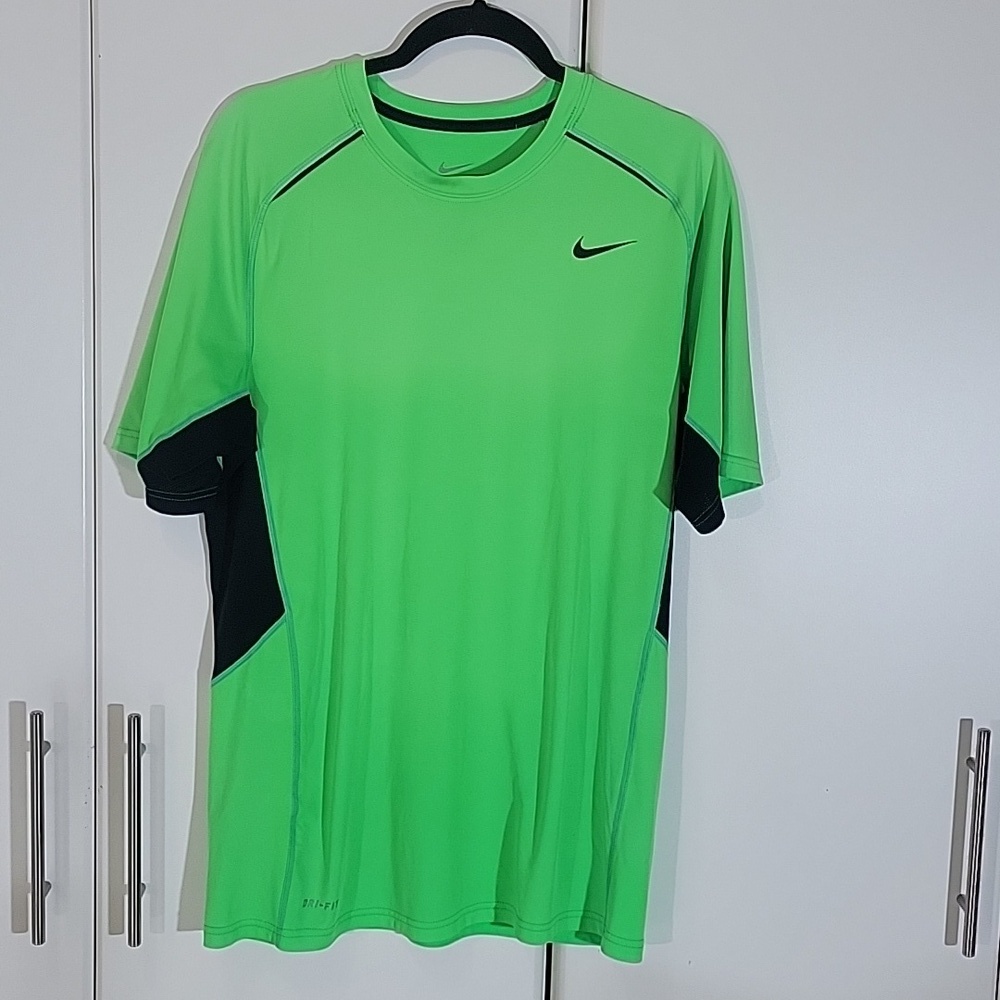 Nike Neon Green T-Shirt Size Medium